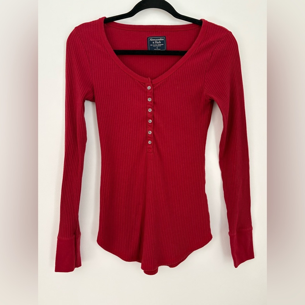 Abercrombie & Fitch Women’s Y2K Red Ribbed Henley Long Sleeve Shirt Small